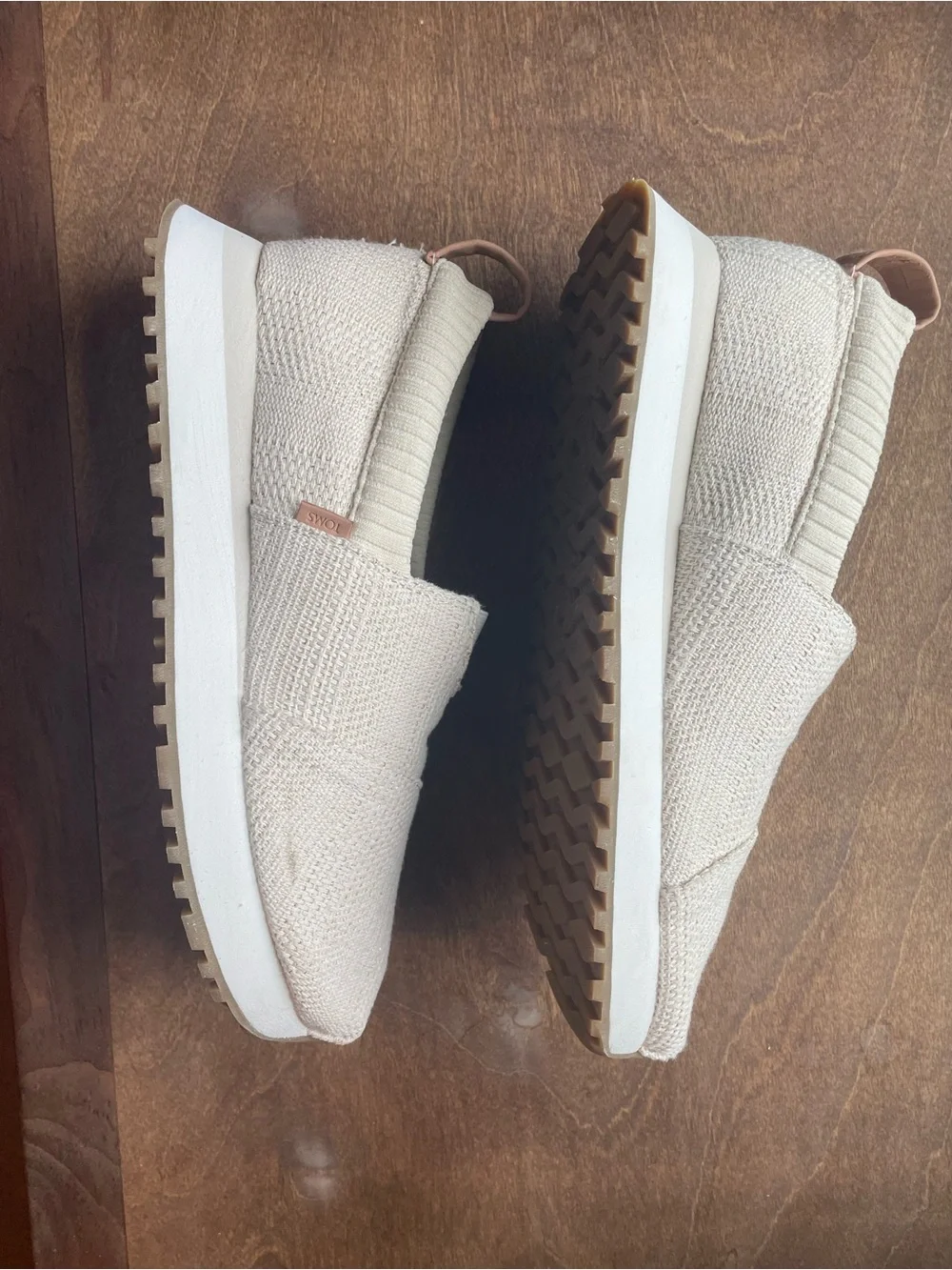 Toms lightweight slip
